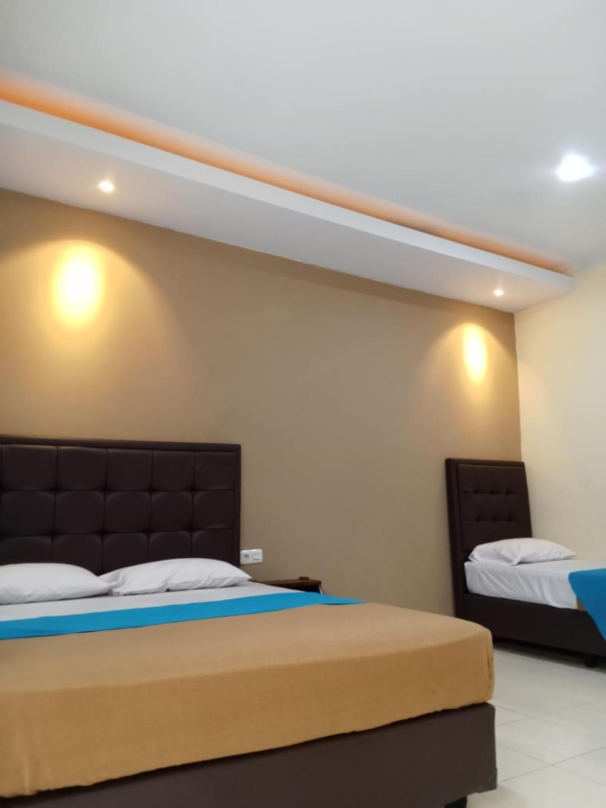 Hotel Priangan Cirebon Buitenkant foto