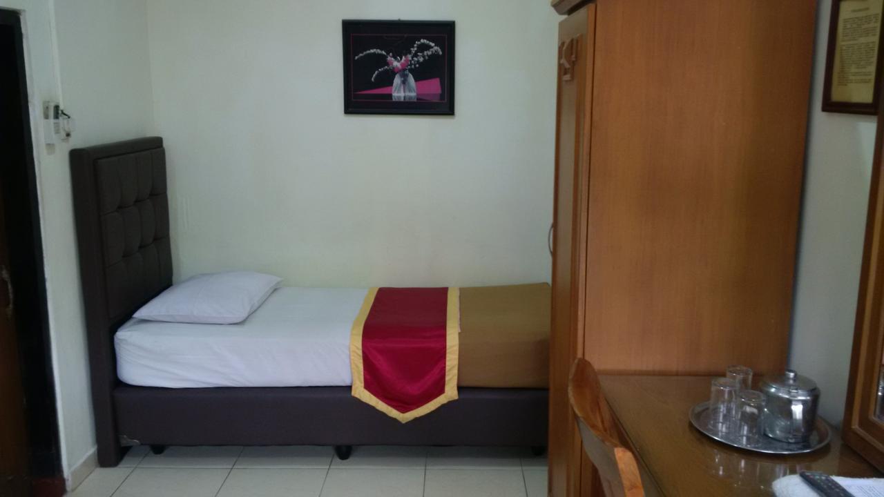 Hotel Priangan Cirebon Buitenkant foto
