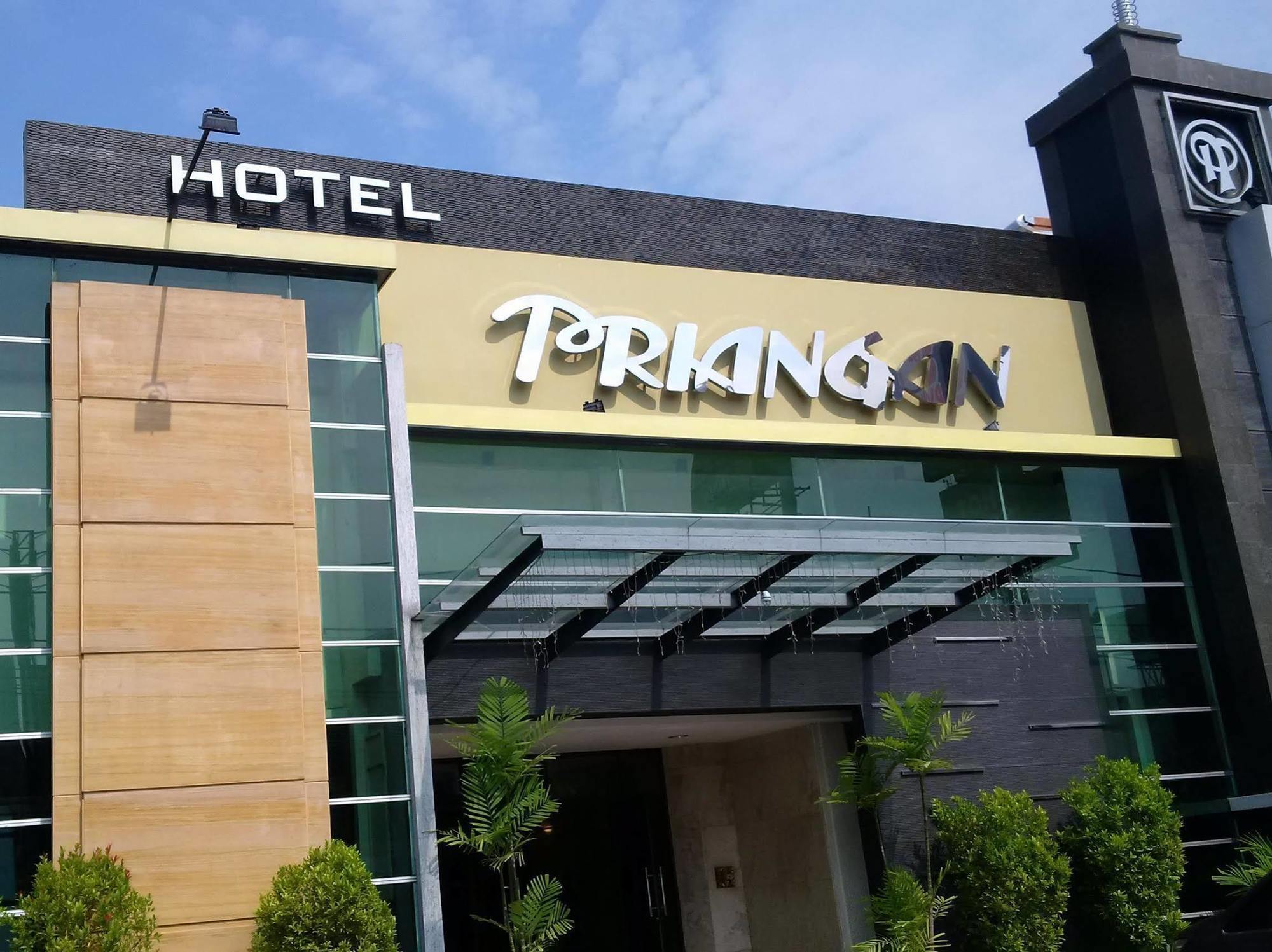 Hotel Priangan Cirebon Buitenkant foto